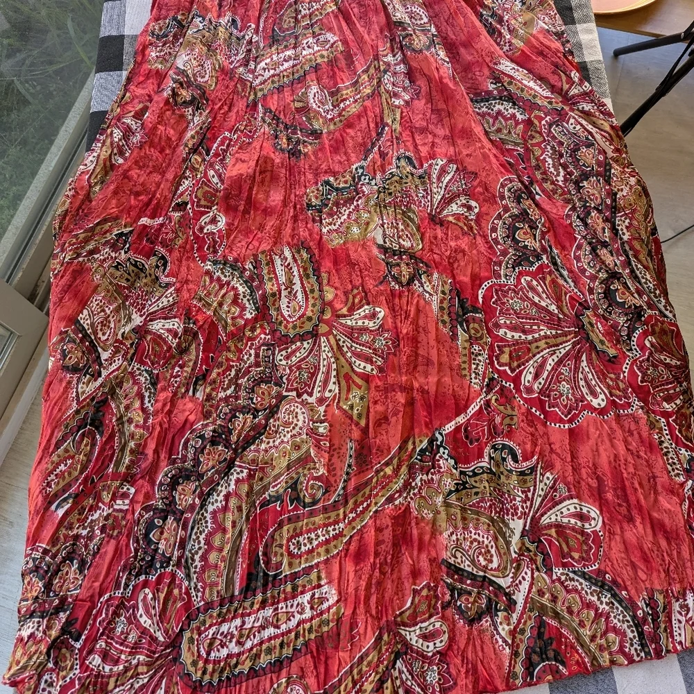 Vintage Maxi Crinkle Skirt, The Travel Collection - Picture 7 of 7